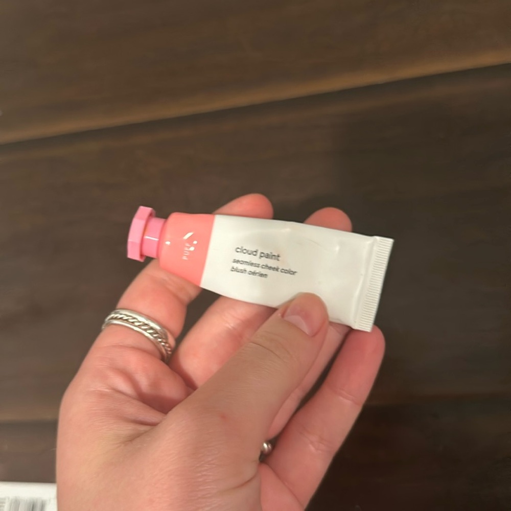 Glossier cloud paint